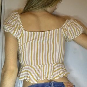 Fun little striped peasant top from forever 21.💕